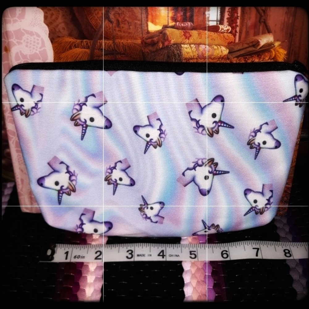 🆕️LAST 1🦄UNICORN AND RAINBOWS ZIP POUCH🦄 - Picture 7 of 8